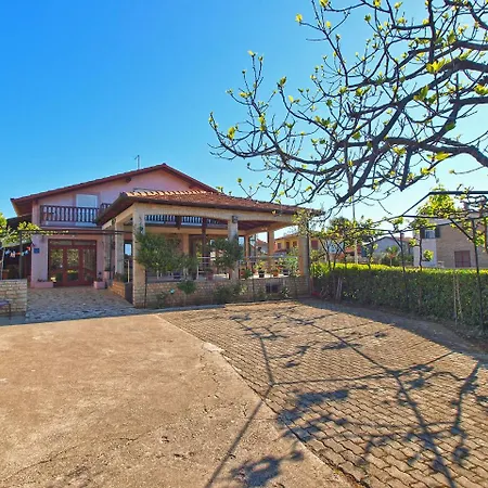 Guest house Antun 1238 Medulin